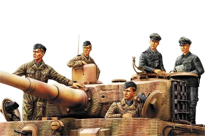 84401  фигуры  German Panzer Tank Crew (Normandy 1944)  (1:35) 6939319244017
