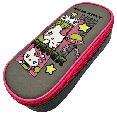 73609 Пенал корпусный овальный Hello Kitty, размер 210*85*50 мм. Жесткий каркас овальной формы на картоне с закругленными краями. Корпус покрыт полиэстером 210 ден. По краям имеется текстильная отделка 687079204