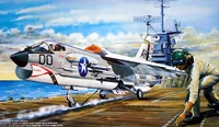 02272  авиация  F-8E CRUSADER  (1:32) 9580208022727