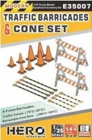 E35007  наборы для диорам  Traffic Barricades &amp; Cone Set  (1:35) 4710205350072
