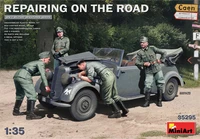 35295  техника и вооружение  REPAIRING ON THE ROAD  (1:35) 4820183313270