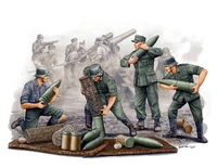 00426  фигуры  German s.FH 18 Field Howitzer Gun Crew/Ammo Supplied Team  (1:35) 9580208004266