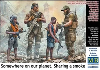 MB35200  фигуры  Somewhere on our planet. Sharing a smoke  (1:35) 2000000103921