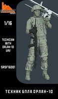SRsf16001  фигуры  Техник БПЛА Орлан-10  (1:16) 2000002128168