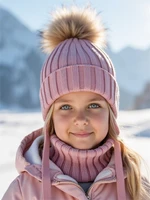 Шапка с помпоном на завязках со снудом детская Amarobaby Pure Love Snow вязаная, пудровый AB-OD24-PLSN16/27-44
